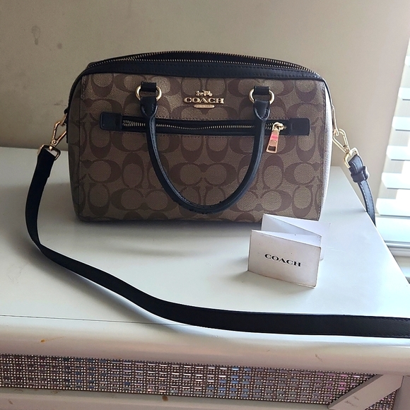 Purse - Picture 1 of 3